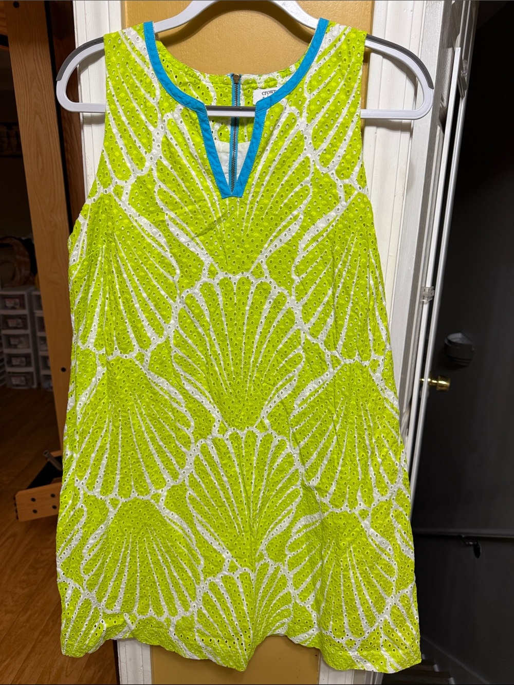 Crown & Ivy Lime Green Eyelet Shift Dress Blue Trim Cotton Size 16